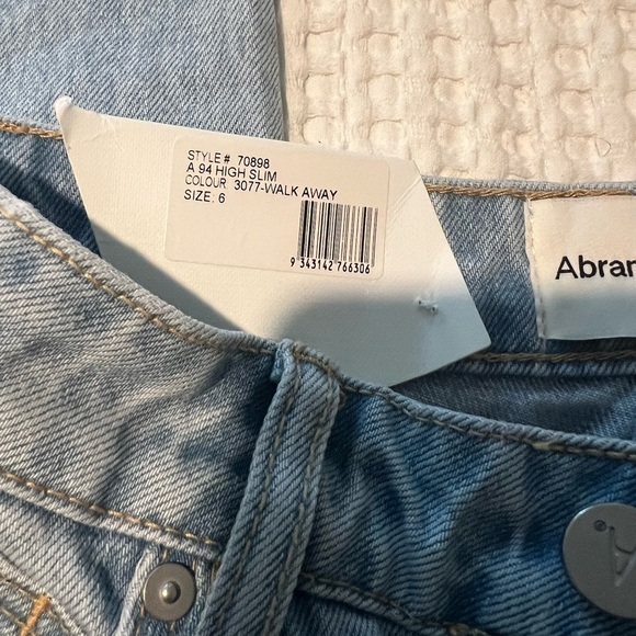 Abrand Jeans - Picture 2 of 7
